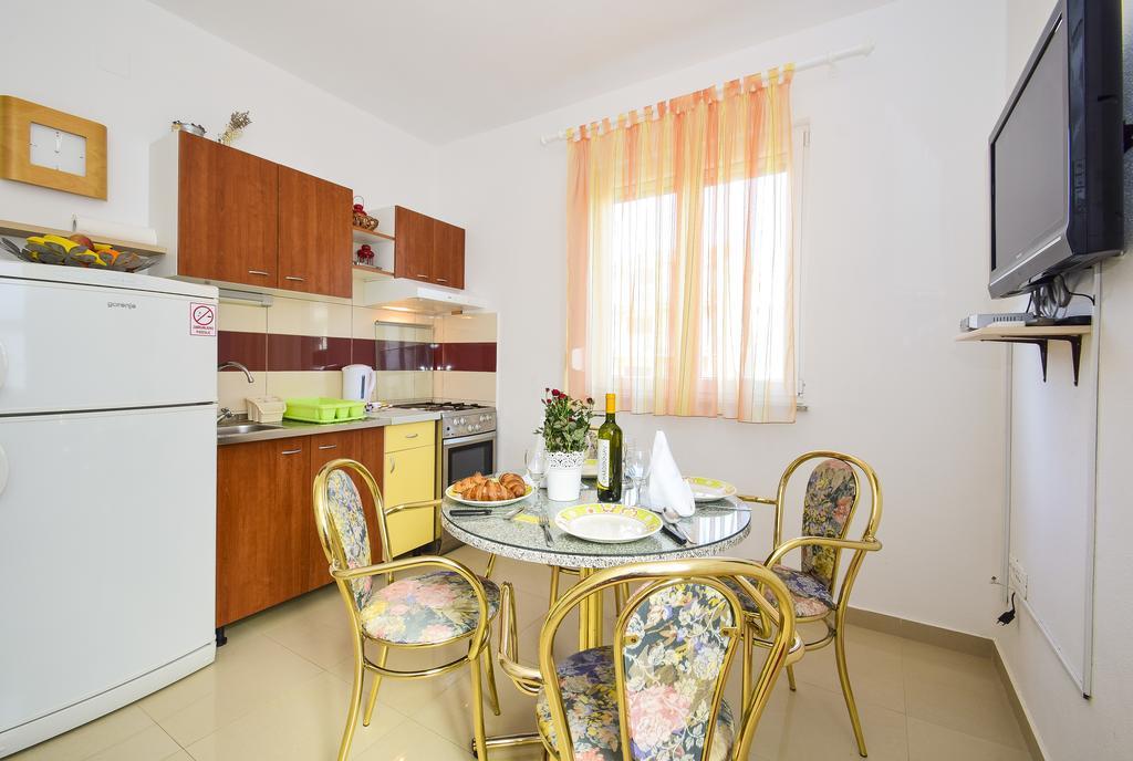 Amadrian Apartments Sibenik Bilik gambar