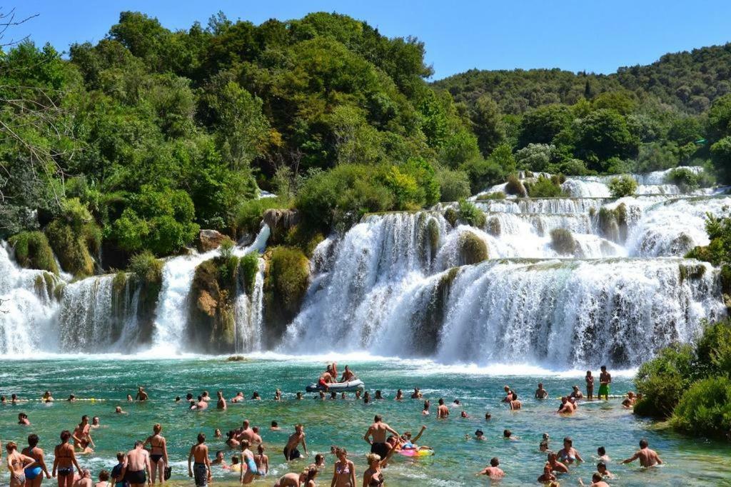 Amadrian Apartments Sibenik Luaran gambar